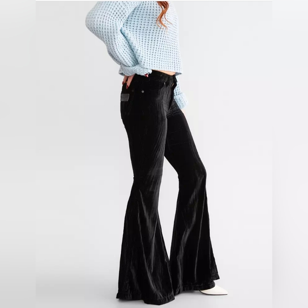 Wrangler Black Velvet Wide Leg Jeans - Picture 3 of 5